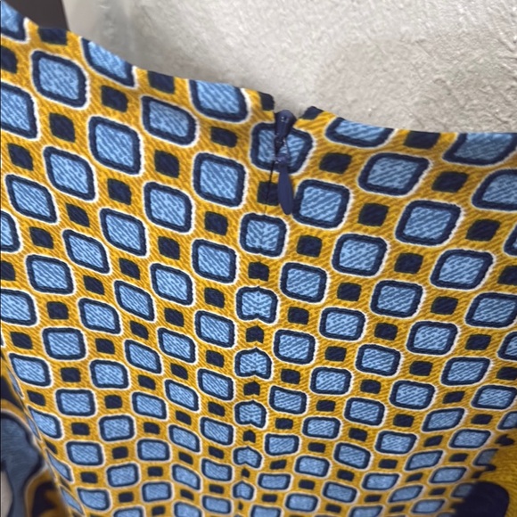 Chico's Black and White Graphic Ruffled Long Sleeve Blouse - Picture 5 of 6